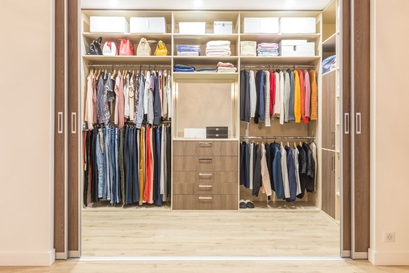 turning a box room into a walk in wardrobe